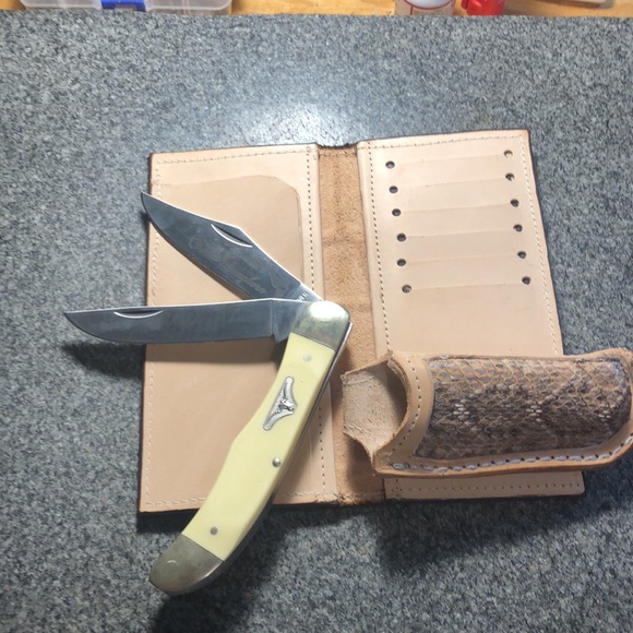 Old timer large trapper. Wallet in gator belly. And rattler inlay holster - Picture 3 of 3